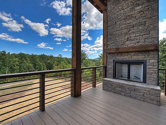 5th image of 275 Blue Creek Rd
