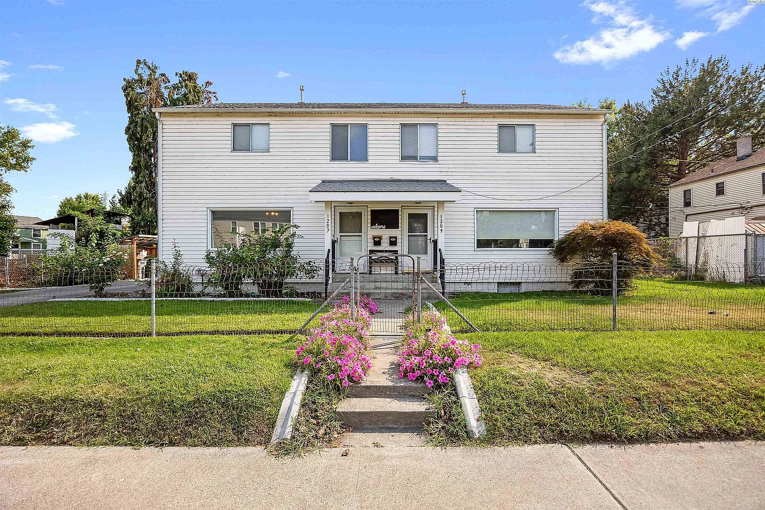 3 bed, 1800 sqft, $2,000 — Photo 1