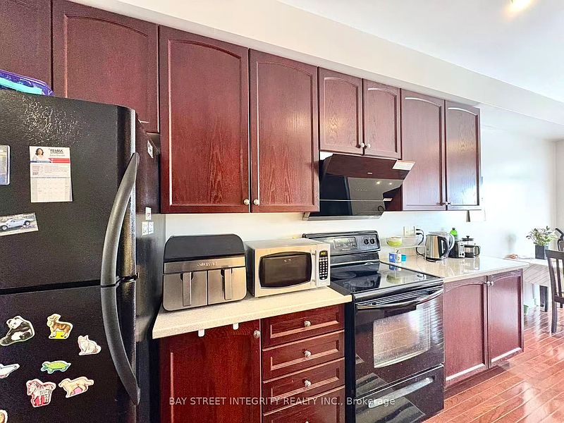 Richmond Hill Townhouse for rent - 4 Bedrooms — photo 8