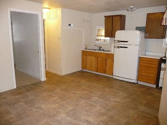 2nd image of 130 Custer Ave APT 4
