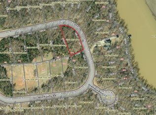 422 Terrapin Pointe Rd, Hodges, SC 29653