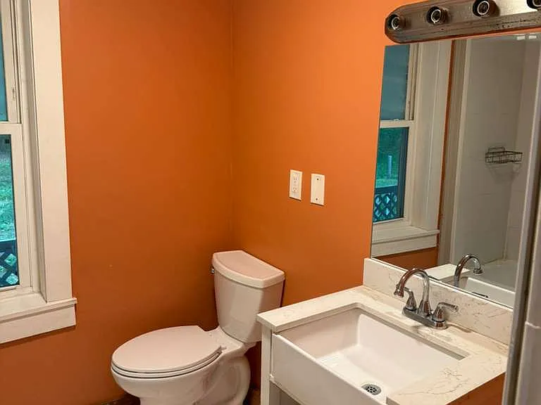 901 Maplehurst Ave — Photo 4