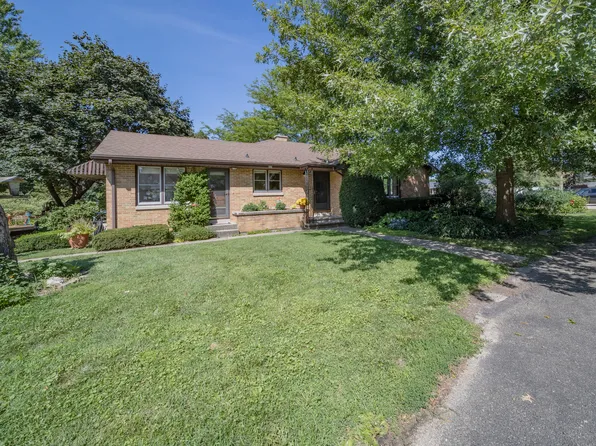 1121 Johnson Ave, Dixon, IL 61021