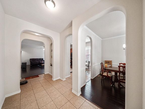 5th image of 2909 Laurel Brook Ln