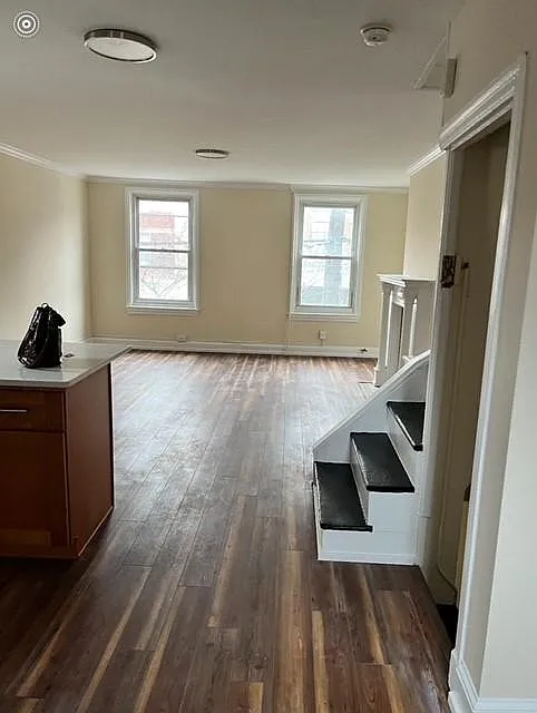 2 bed, 1000 sqft, $1,800 — Photo 2