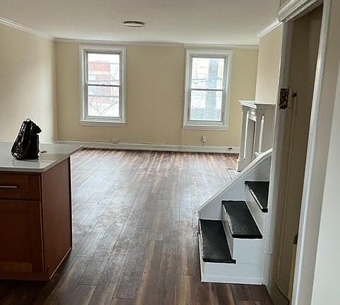 2nd image of 912 Christian St Floor 2
