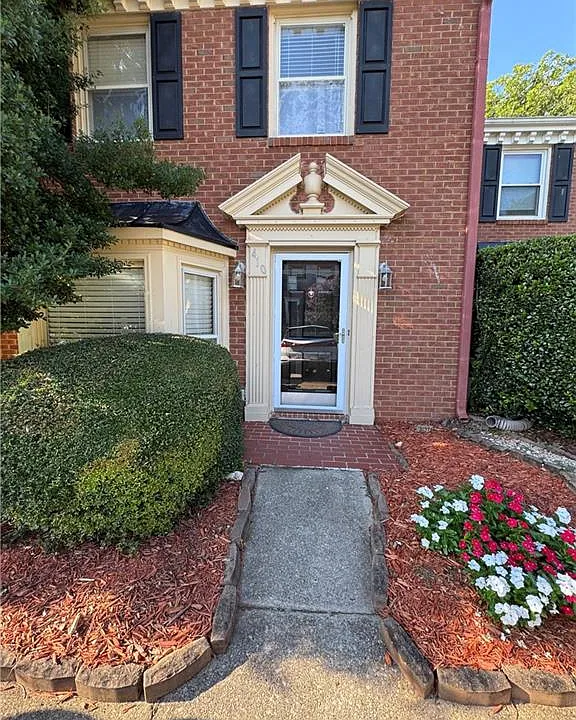 410 Forestgate Ct