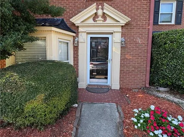 410 Forestgate Ct, Sandy Springs, GA 30350