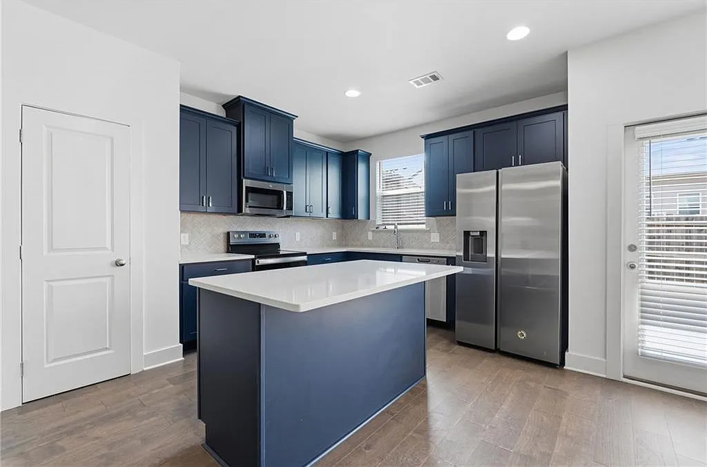 3 bed, 2.5 bath, 1540 sqft, $2,150 — Photo 1