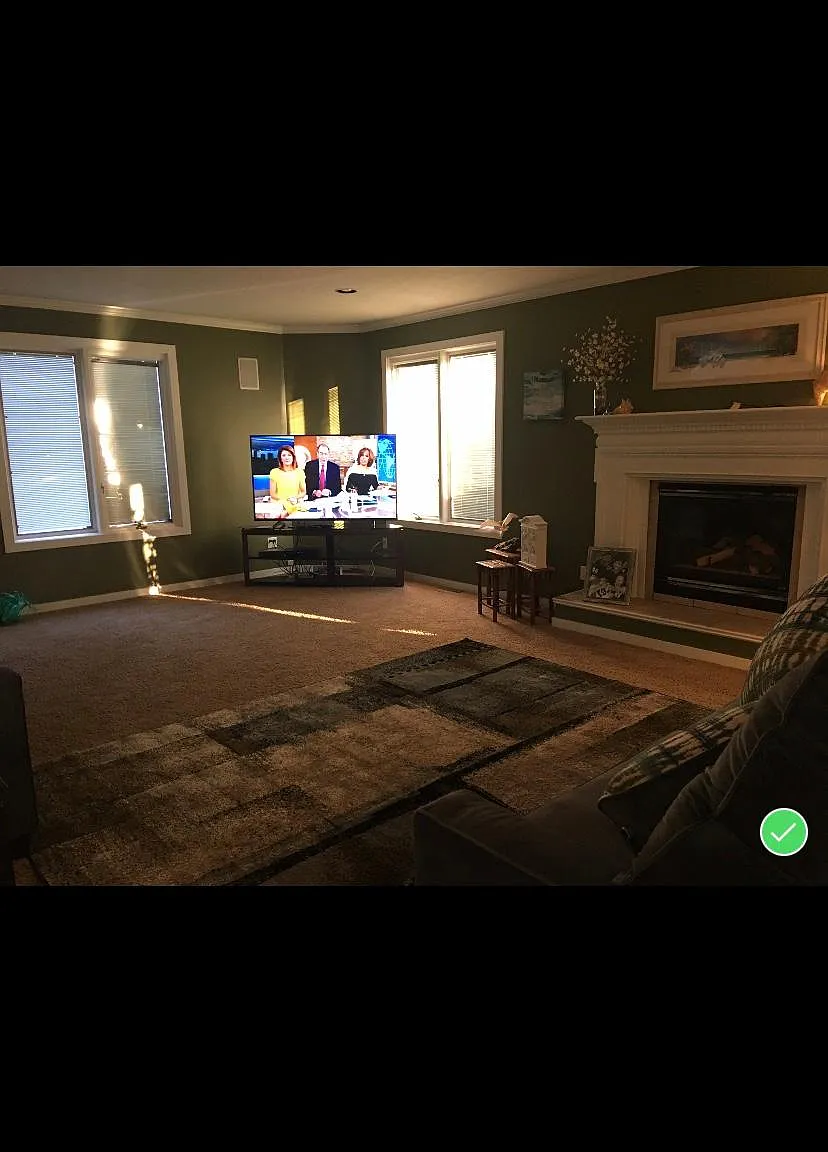5 bed, 3.5 bath, 4574 sqft, $3,600 — Photo 2