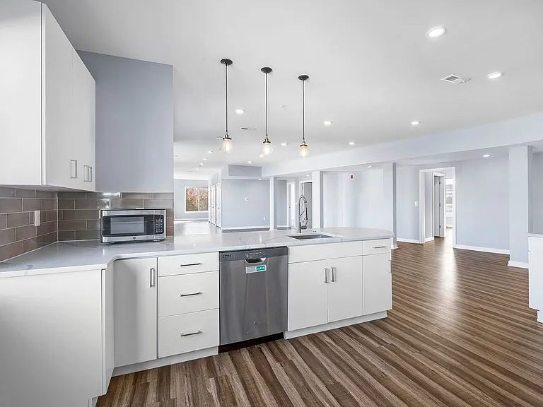 1352 N 27th St - DPD 4676 Pyramid — Photo 14
