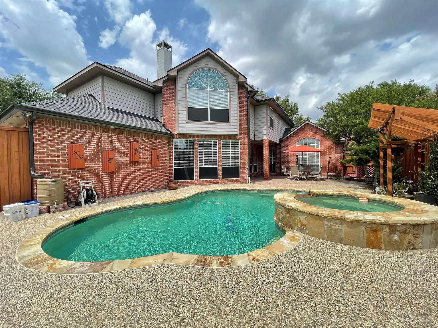 4 bed, 3272 sqft, $3,350 — Photo 1