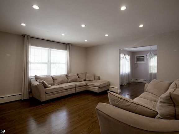 3rd image of 16 W Prospect St