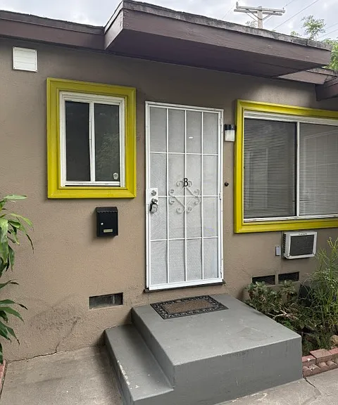 515 Thompson Ave #B — Photo 11