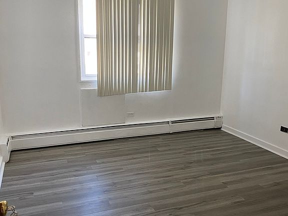 4th image of 6160 N Damen Ave APT 205
