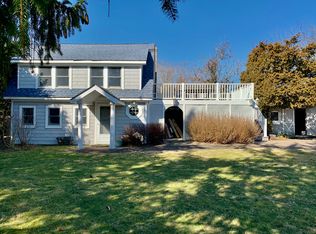16 Sagamore Rd, Hampton Bays, NY 11946