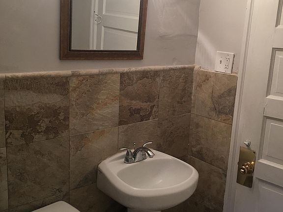 Full moderned bath