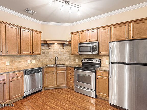 4th image of 445 W Blount Ave APT 303