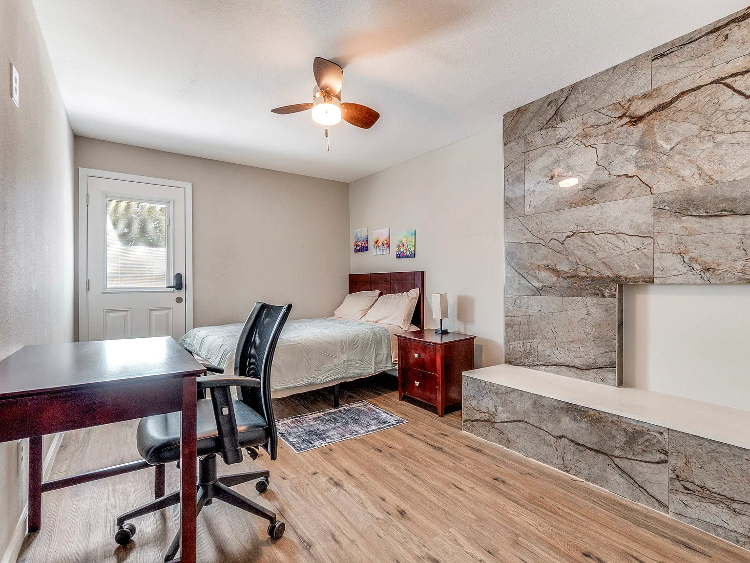 4 bed, 5.0 bath, 3500 sqft, $996 — Photo 2