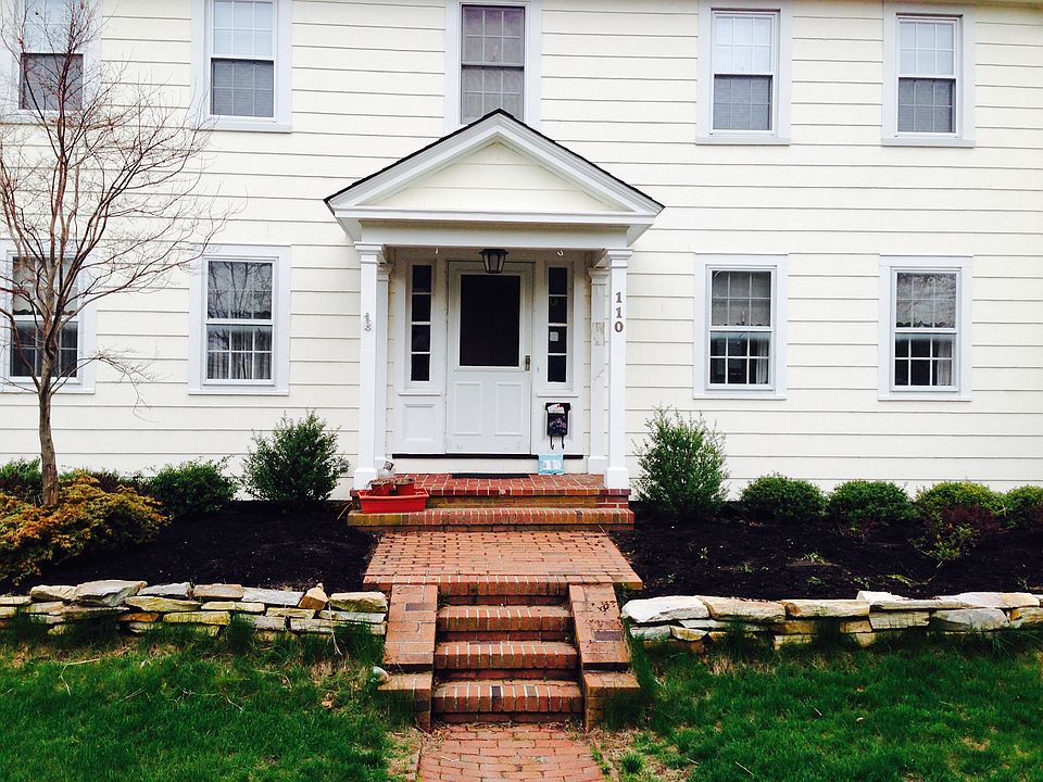 2nd image of 110 The Cres