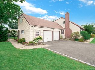 280 S Bayview Ave, Amityville, NY 11701