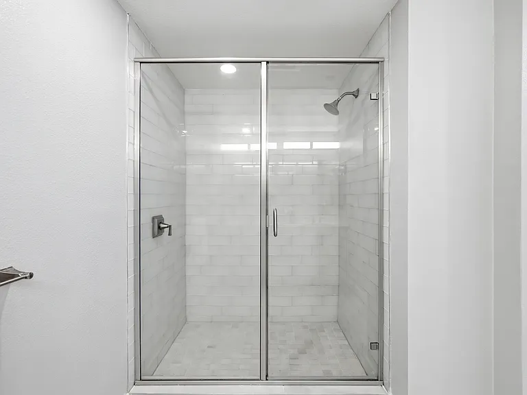 1048 Monroe St #307 — Photo 32