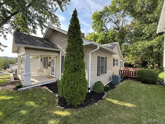 4th image of 2806 McKinley St