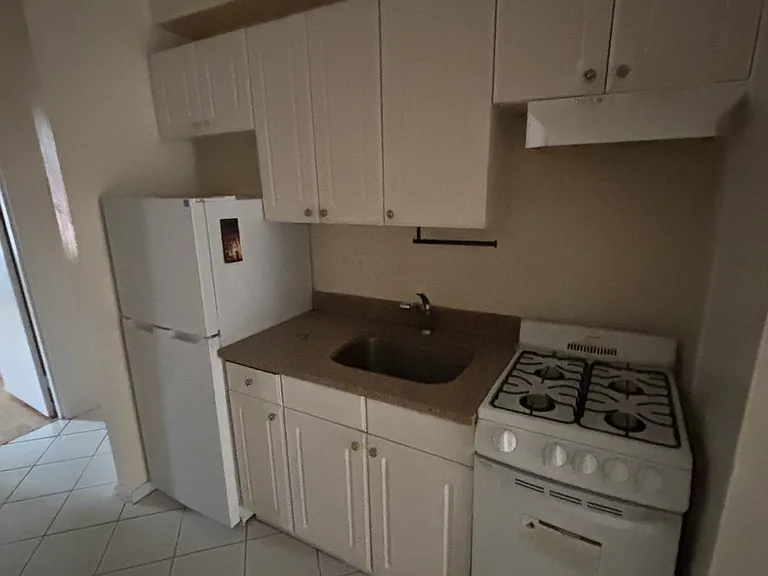 414 E 77th St #5D — Photo 5
