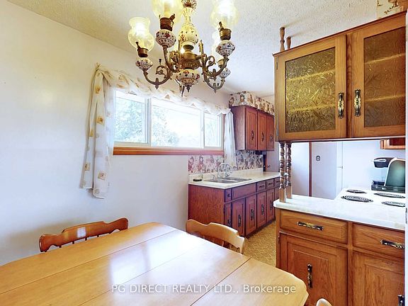 5th image of 40 Ridgeway Ave