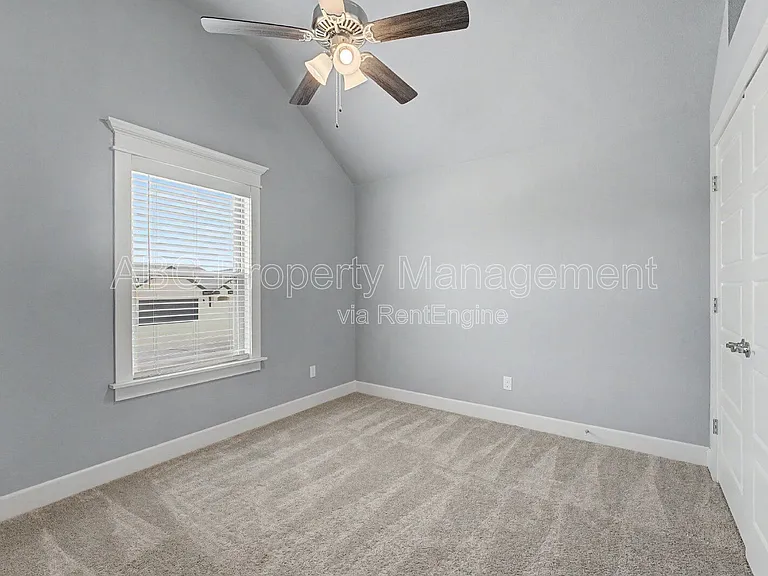361 Captain Hopkins St — Photo 8