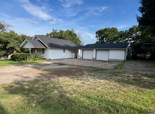 229 W Main St, Carbondale, KS 66414