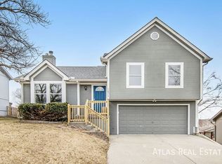 1871 Quail Ridge Dr, Liberty, MO 64068