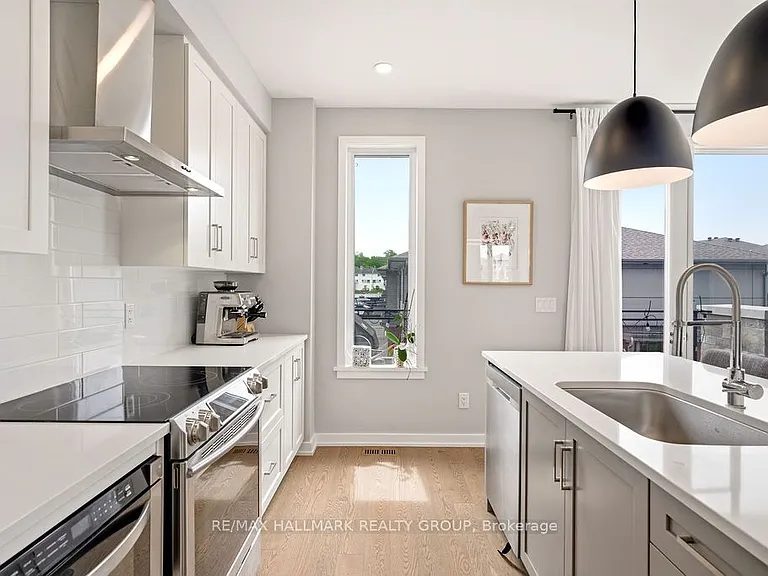 854 Mikinak Rd — Photo 17