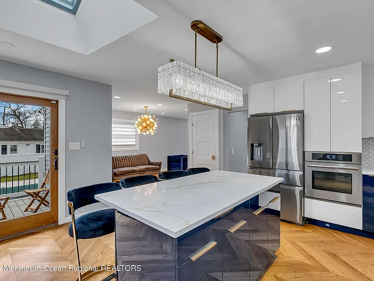 522 W Lincoln Ave — Photo 7