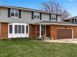 83 Presidents Walk, Williamsville, NY 14221