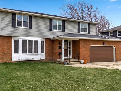 83 Presidents Walk, Williamsville, NY, 14221