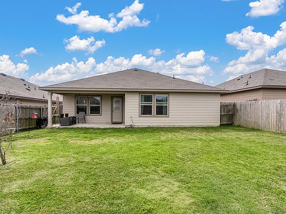 2nd image of 113 Blanco Dr
