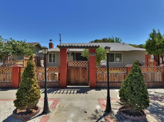 2nd image of 3840 Honolulu Dr