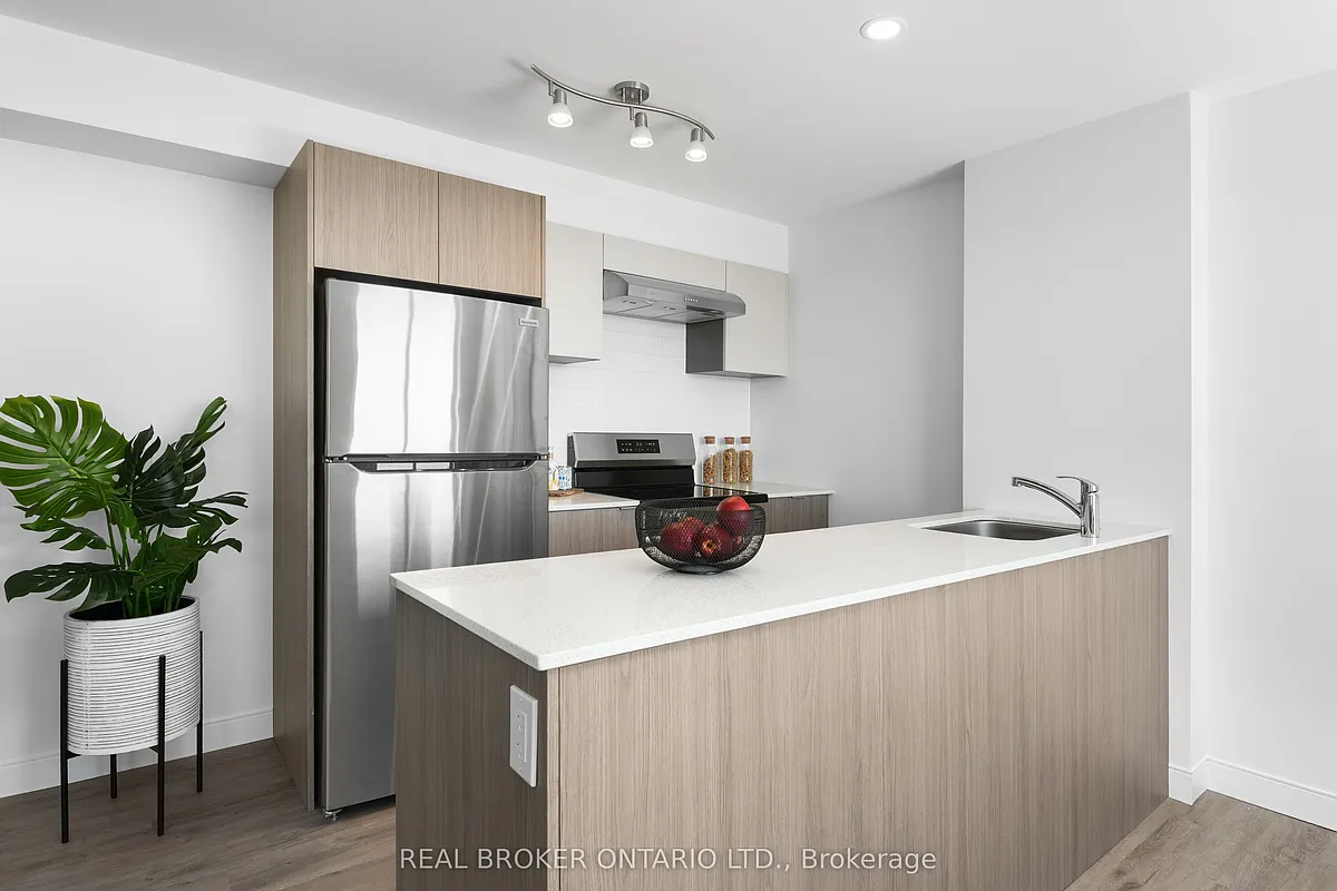 Building Photo - 100 Manett Cres #209