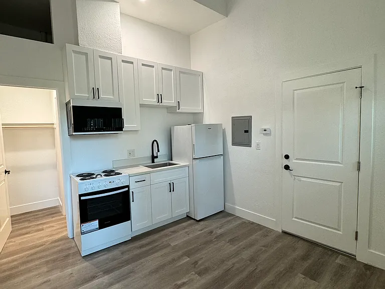 420 W San Fernando St #11 — Photo 4