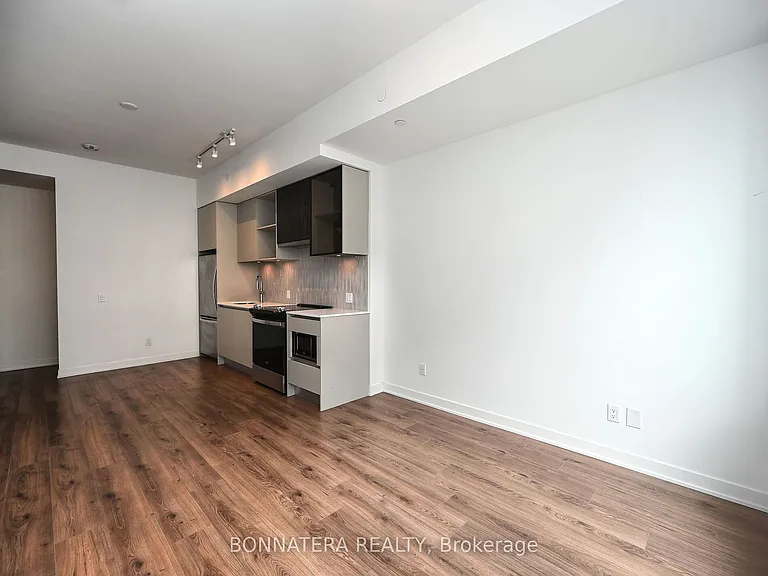 405 Dundas St W #319 — Photo 15