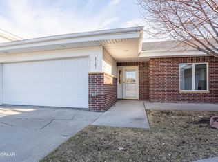 4167 Lark Cir, Grand Forks, ND 58201