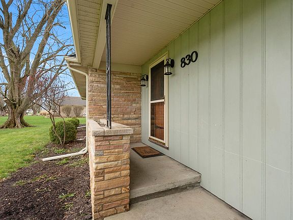 4th image of 830 Elm Dr