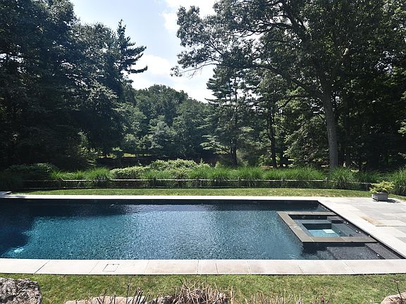 5th image of 75 Louises Ln