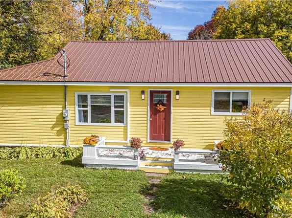 19 Victory Ave, Fredericton, NB E3A 3V6