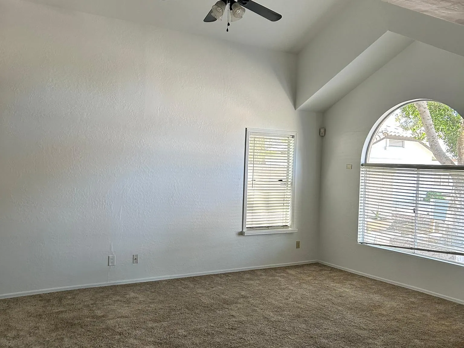 3 bed, 1320 sqft, $1,950 — Photo 3