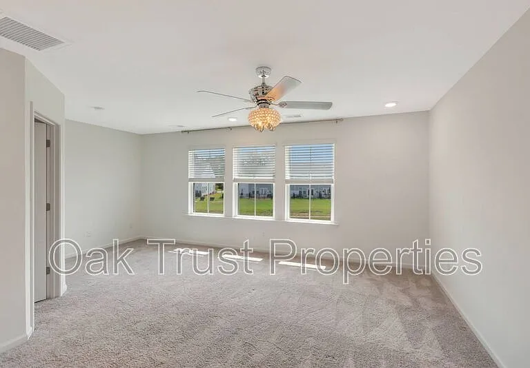 500 Trotters Ln — Photo 33