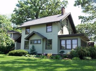 1017 S 5th Ave W, Newton, IA 50208
