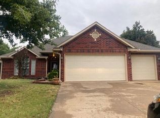 11605 NW 6th St, Yukon, OK 73099