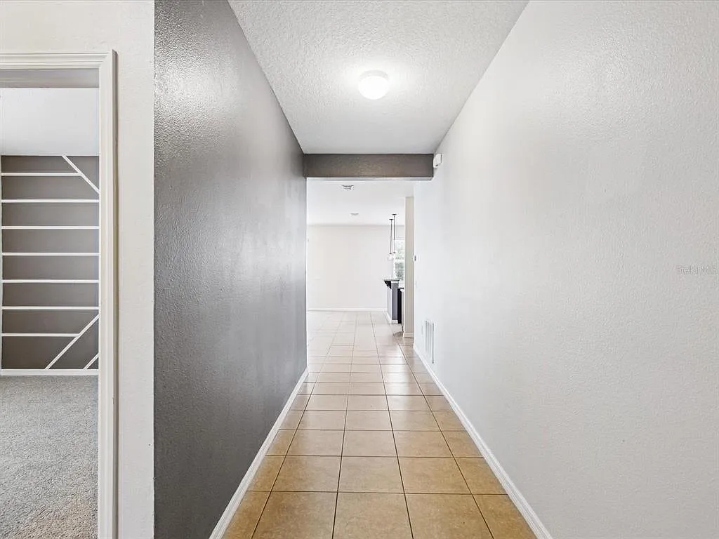 3 bed, 2.0 bath, 1444 sqft, $2,495 — Photo 3